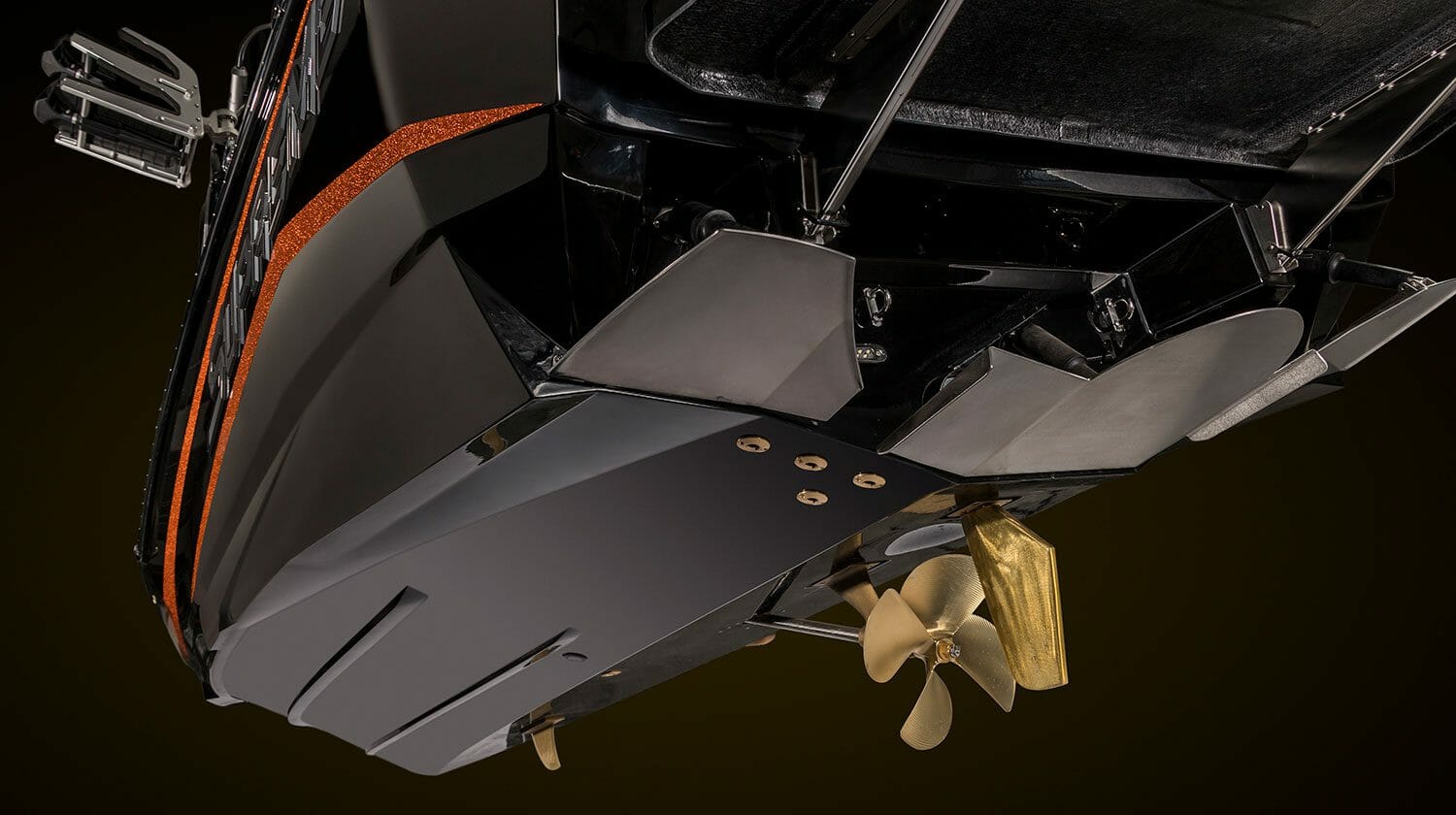 Supreme ZS232 hull stern and prop