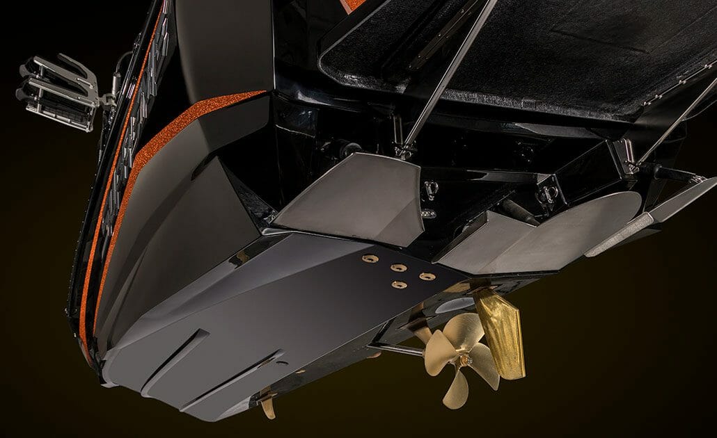 Supreme ZS232 hull stern view